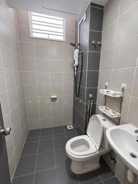 Townhouse for Rent in Dengkil (Selangor) - Ahmad Faiz - Bathroom - PropertyGuru.com.my