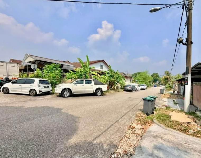 Rumah Teres untuk Dijual di Taman Puteri Wangsa (Ulu Tiram) - Arzaim Barimin - Exterior - PropertyGuru.com.my