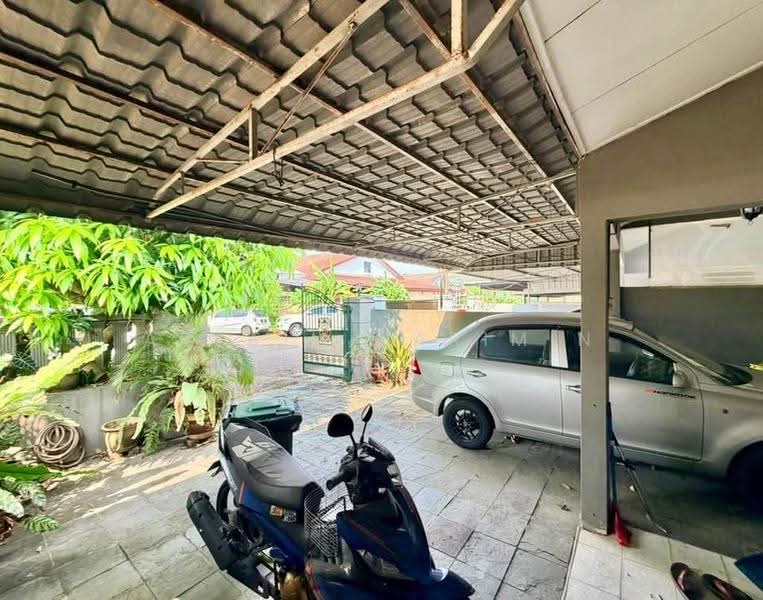 Rumah Teres untuk Dijual di Taman Puteri Wangsa (Ulu Tiram) - Arzaim Barimin - Exterior - PropertyGuru.com.my