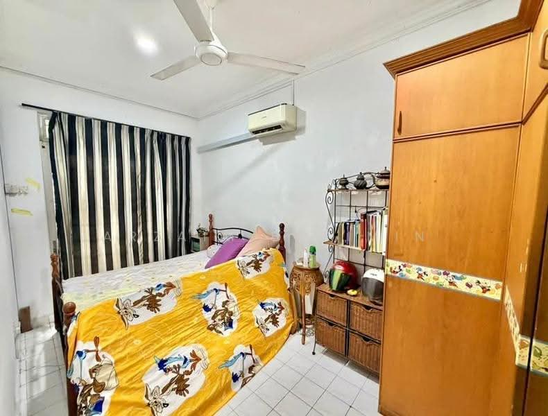 Rumah Teres untuk Dijual di Taman Puteri Wangsa (Ulu Tiram) - Arzaim Barimin - Bedroom - PropertyGuru.com.my