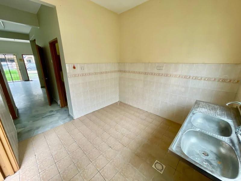 2-storey Terraced House for Sale in Putra Heights (Subang Jaya) - Fikri Yasmin - Kitchen - PropertyGuru.com.my
