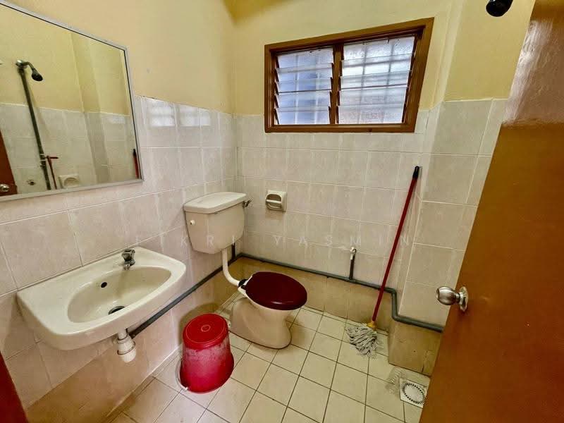2-storey Terraced House for Sale in Putra Heights (Subang Jaya) - Fikri Yasmin - Bathroom - PropertyGuru.com.my