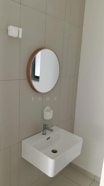Kediaman Servis untuk Disewa di Kenwingston Platz - Eddy . - Bathroom - PropertyGuru.com.my