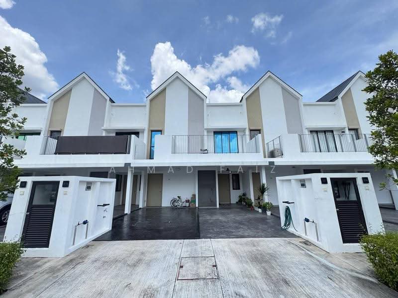 Townhouse for Rent in Dengkil (Selangor) - Ahmad Faiz - Exterior - PropertyGuru.com.my