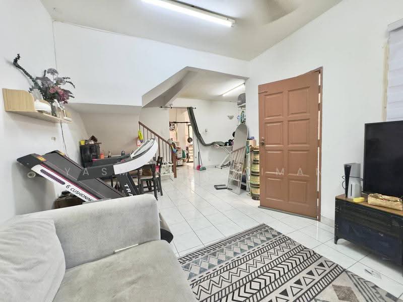2-storey Terraced House for Sale in Bandar Baru Bangi (Selangor) - Yasmin Sulaiman - Living Room - PropertyGuru.com.my