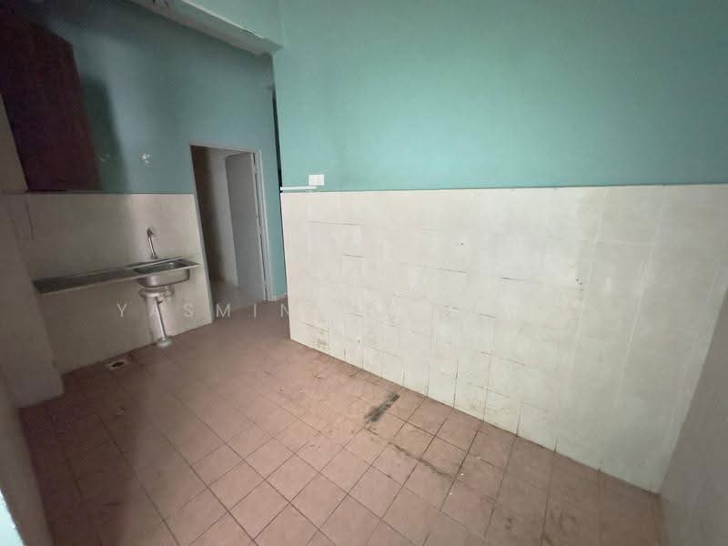 Condominium for Sale at Casa Suria - Yasmin Sulaiman - Kitchen - PropertyGuru.com.my