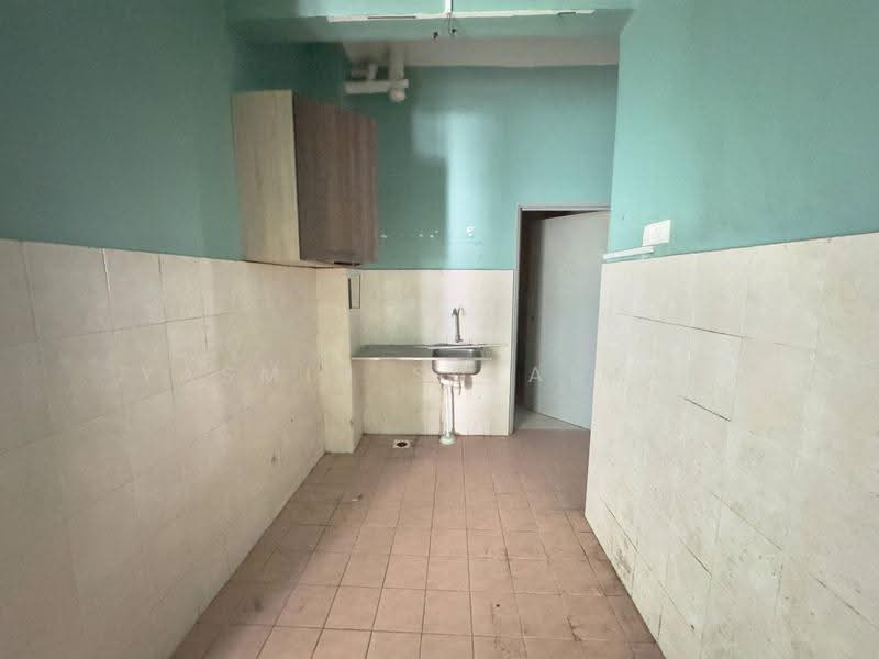 Condominium for Sale at Casa Suria - Yasmin Sulaiman - Kitchen - PropertyGuru.com.my