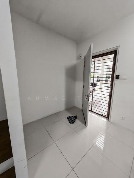 2-storey Terraced House for Rent in Dengkil (Selangor) - Ahmad Faiz - Entrance - PropertyGuru.com.my