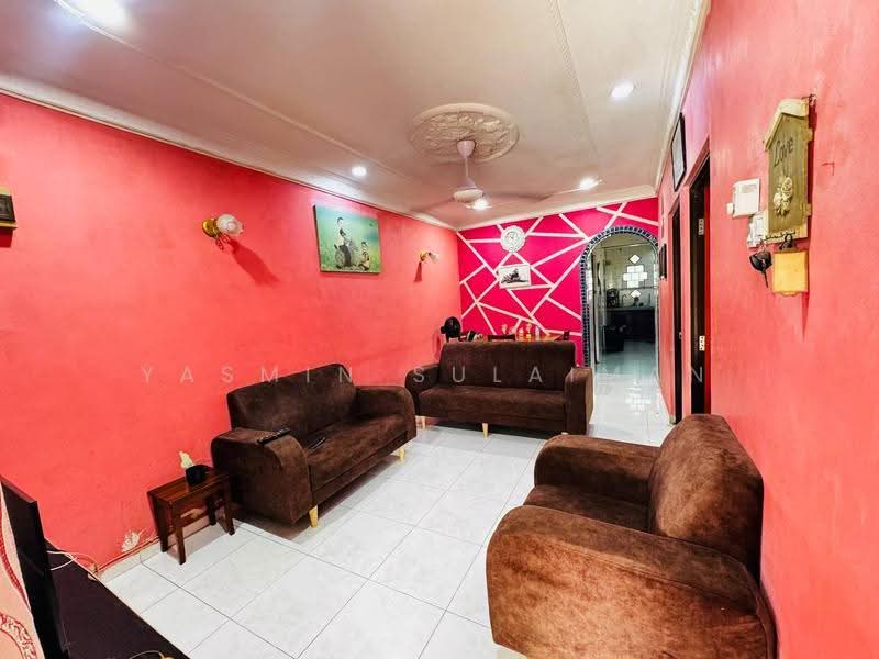1-storey Terraced House for Sale in Puchong (Selangor) - Yasmin Sulaiman - Living Room - PropertyGuru.com.my