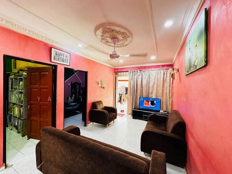 1-storey Terraced House for Sale in Puchong (Selangor) - Yasmin Sulaiman - Living Room - PropertyGuru.com.my
