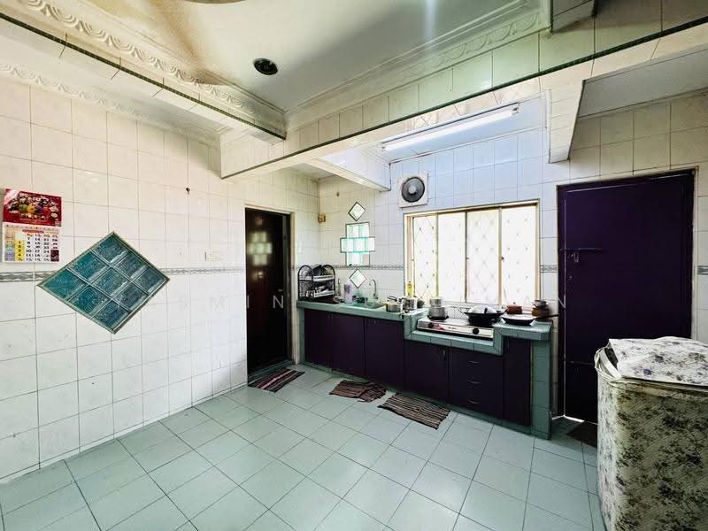 1-storey Terraced House for Sale in Puchong (Selangor) - Yasmin Sulaiman - Kitchen - PropertyGuru.com.my