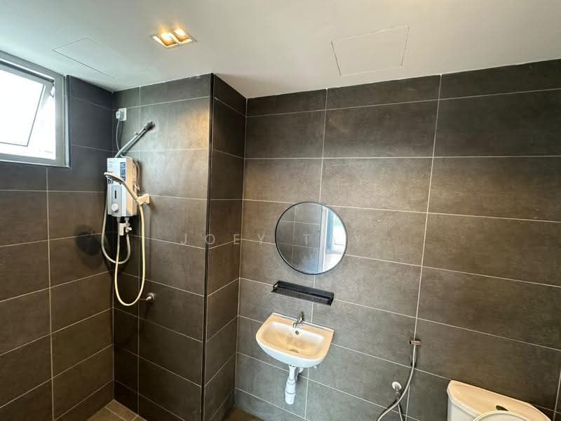 Pangsapuri untuk Disewa di Midas @ Seri Alam - Joey Tay - Bathroom - PropertyGuru.com.my