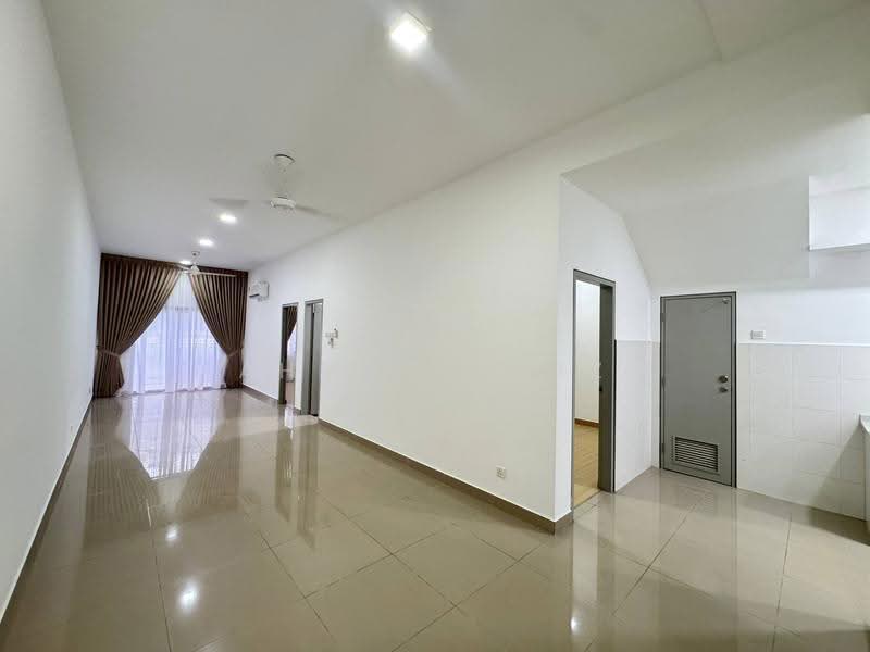 Rumah Bandar untuk Disewa di Dengkil (Selangor) - Ahmad Faiz - Living Room - PropertyGuru.com.my