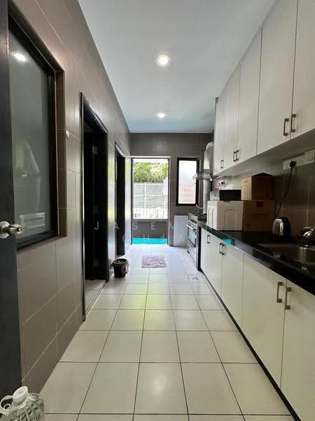 3-storey Terraced House for Rent in Sutera Damansara (Damansara Damai) - Jasemin Chia - Kitchen - PropertyGuru.com.my