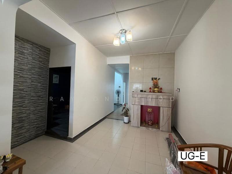 1-storey Terraced House for Sale in Taman Sentosa (Klang) - Raymond Choo - Living Room - PropertyGuru.com.my