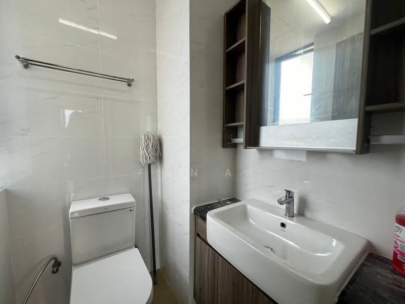 Service Residence for Sale at Country Garden Central Park - Finn Aw - Bathroom - PropertyGuru.com.my