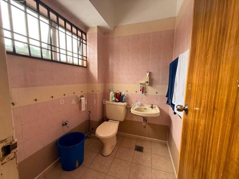 2-storey Terraced House for Sale in Bandar Indahpura (Kulai) - Daniel Yong - Bathroom - PropertyGuru.com.my