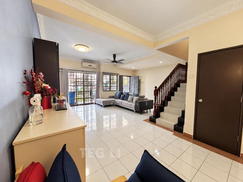 2-storey Terraced House for Sale in Kota Kemuning (Shah Alam) - Kho Daniel - Living Room - PropertyGuru.com.my