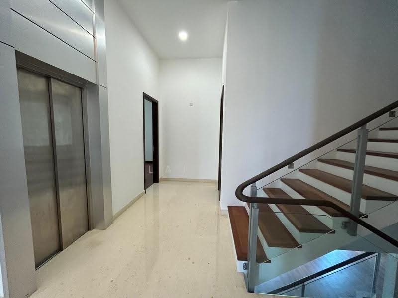 Bungalow House for Sale in Subang Heights (Subang Jaya) - Lai YK - Entrance - PropertyGuru.com.my
