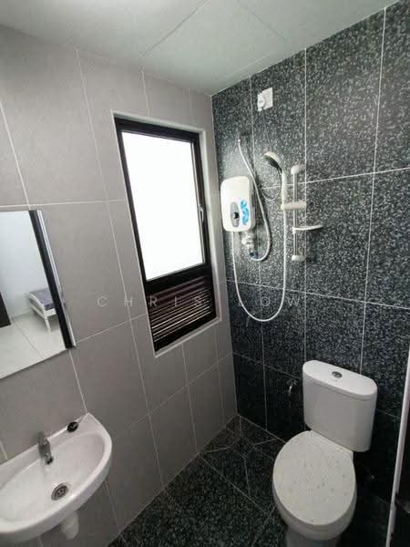 Kediaman Servis untuk Disewa di The Heights Residence - Chris Low - Bathroom - PropertyGuru.com.my