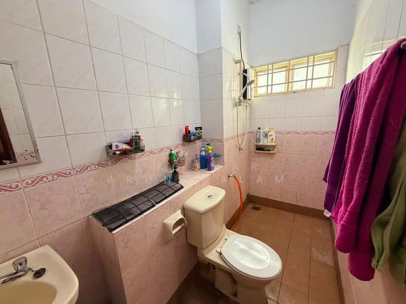 2-storey Terraced House for Sale in Putra Heights (Subang Jaya) - Sugumar Arunasalam - Bathroom - PropertyGuru.com.my