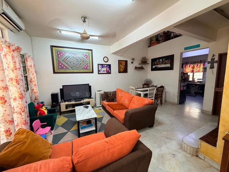 2-storey Terraced House for Sale in Putra Heights (Subang Jaya) - Sugumar Arunasalam - Living Room - PropertyGuru.com.my