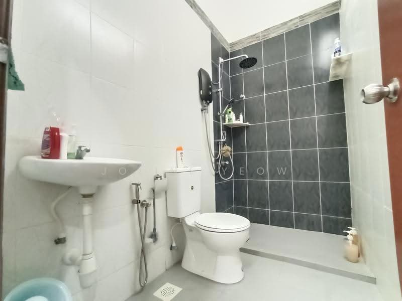 Semi-Detached House for Sale in Ipoh (Perak) - Joline YEOW - Bathroom - PropertyGuru.com.my
