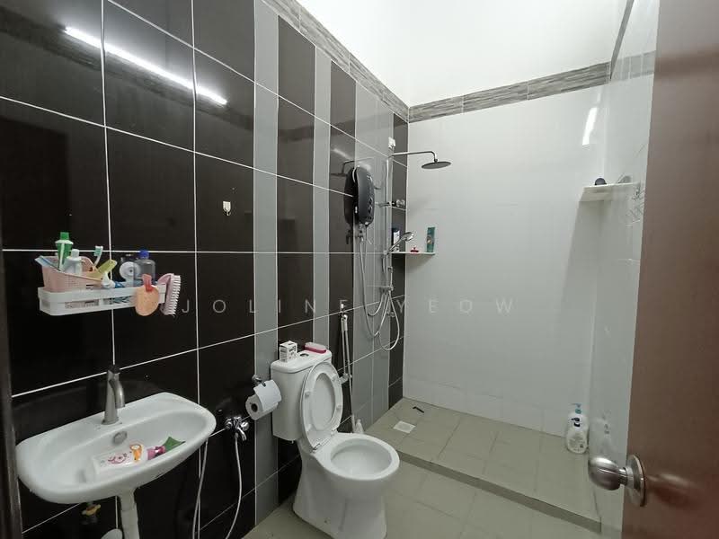 Semi-Detached House for Sale in Ipoh (Perak) - Joline YEOW - Bathroom - PropertyGuru.com.my