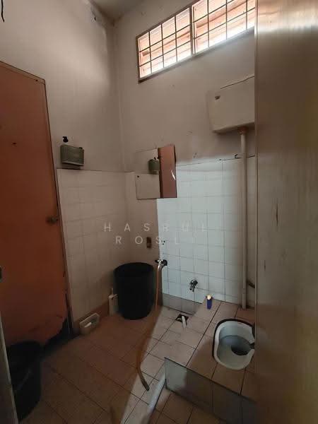 1-storey Terraced House for Sale in Taman Peruda (Sungai Petani) - Hasrul Rosli - Bathroom - PropertyGuru.com.my