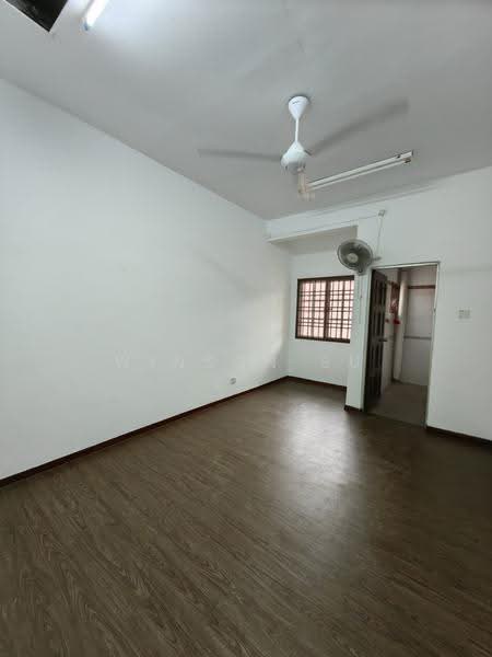 1.5-storey Terraced House for Sale in Bandar Seri Alam (Masai) - Winson Su - Interior - PropertyGuru.com.my