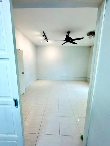 Rumah Berkembar untuk Dijual di Taman Tunku Sarina (Bandar Darulaman) - Hasrul Rosli - Interior - PropertyGuru.com.my