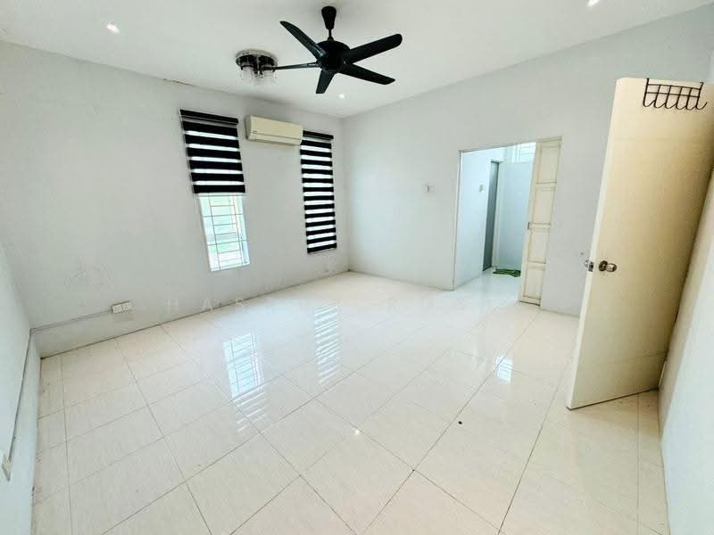 Rumah Berkembar untuk Dijual di Taman Tunku Sarina (Bandar Darulaman) - Hasrul Rosli - Interior - PropertyGuru.com.my