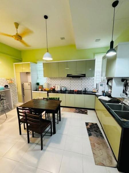 Rumah Berkembar untuk Dijual di Taman Tunku Sarina (Bandar Darulaman) - Hasrul Rosli - Kitchen - PropertyGuru.com.my