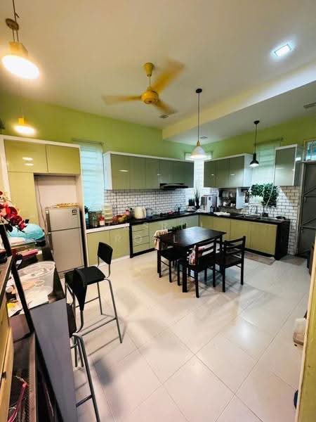 Rumah Berkembar untuk Dijual di Taman Tunku Sarina (Bandar Darulaman) - Hasrul Rosli - Kitchen - PropertyGuru.com.my