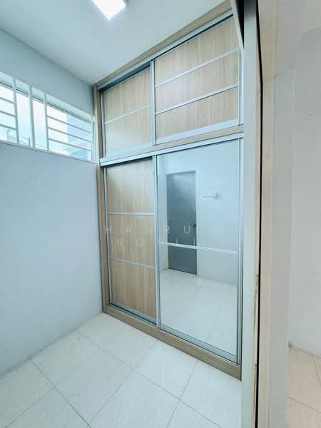 Rumah Berkembar untuk Dijual di Taman Tunku Sarina (Bandar Darulaman) - Hasrul Rosli - Interior - PropertyGuru.com.my