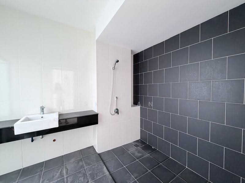 Rumah Kluster untuk Dijual di Horizon Hills (Iskandar Puteri (Nusajaya)) - Sky Tan - Bathroom - PropertyGuru.com.my