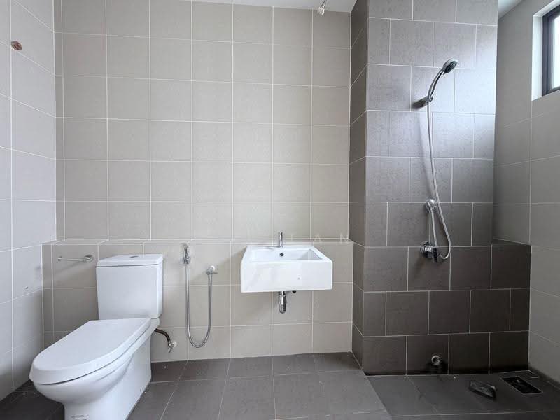 Rumah Kluster untuk Dijual di Horizon Hills (Iskandar Puteri (Nusajaya)) - Sky Tan - Bathroom - PropertyGuru.com.my