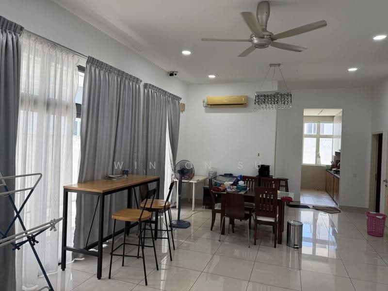 Rumah Berkembar untuk Dijual di Setia Tropika (Johor Bahru) - Winson Su - Living Room - PropertyGuru.com.my
