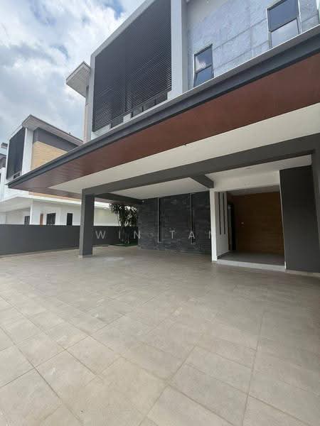 Semi-Detached House for Sale in Taman Gaya (Ulu Tiram) - Win Tan - Exterior - PropertyGuru.com.my