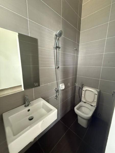 Semi-Detached House for Sale in Taman Gaya (Ulu Tiram) - Win Tan - Bathroom - PropertyGuru.com.my