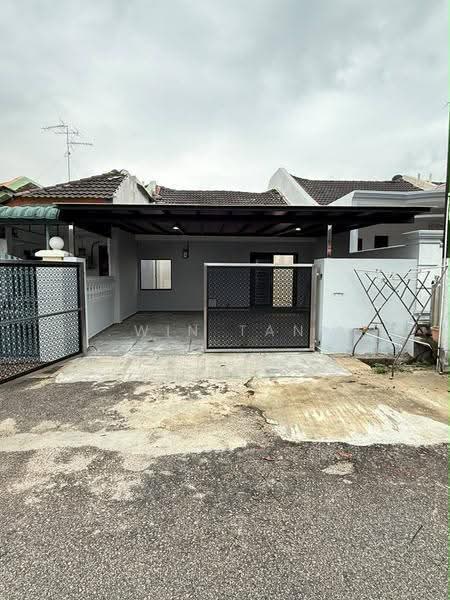 1-storey Terraced House for Sale in Taman Mutiara Rini (Skudai) - Win Tan - Exterior - PropertyGuru.com.my