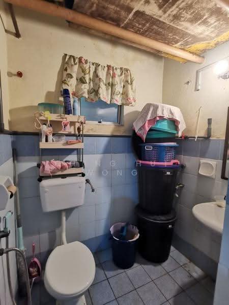 Apartment for Sale at Lok Kawi Heights - Ching Hui Wong - Bathroom - PropertyGuru.com.my