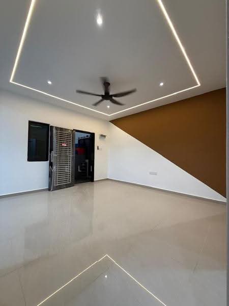 Rumah Flat untuk Dijual di Bandar Selesa Jaya - Melinda Ee - Living Room - PropertyGuru.com.my