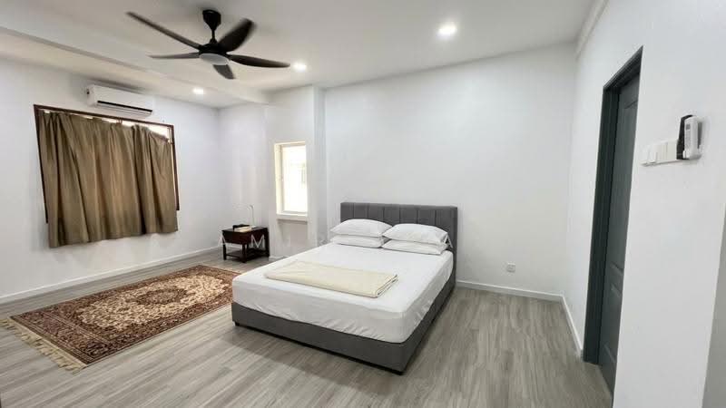 Bungalow House for Sale in Taman Ampang Utama (Ampang) - Amir Abas - Bedroom - PropertyGuru.com.my