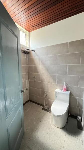 Bungalow House for Sale in Taman Ampang Utama (Ampang) - Amir Abas - Bathroom - PropertyGuru.com.my