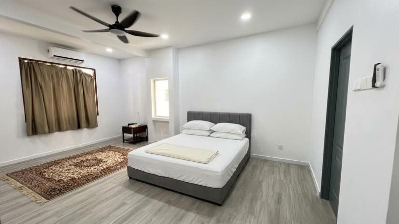 Bungalow House for Sale in Taman Ampang Utama (Ampang) - Jik Wafa - Bedroom - PropertyGuru.com.my
