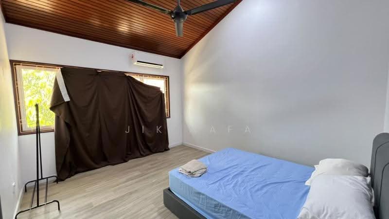 Bungalow House for Sale in Taman Ampang Utama (Ampang) - Jik Wafa - Bedroom - PropertyGuru.com.my