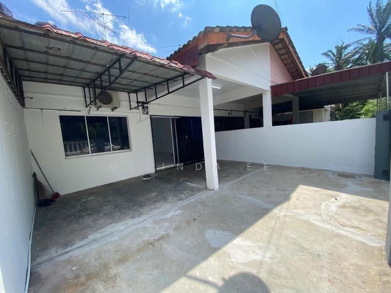 Rumah Teres 1-Tingkat untuk Dijual di Taman Mewah (Kulai) - Melinda Ee - Exterior - PropertyGuru.com.my