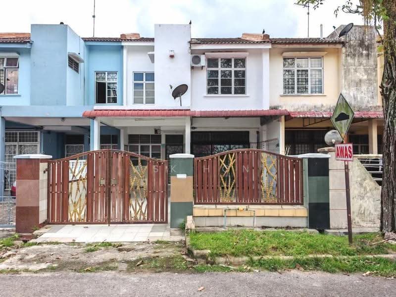 2-storey Terraced House for Sale in Taman Puteri Wangsa (Ulu Tiram) - Ask Hon - Exterior - PropertyGuru.com.my