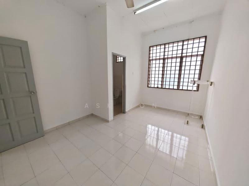 2-storey Terraced House for Sale in Taman Puteri Wangsa (Ulu Tiram) - Ask Hon - Interior - PropertyGuru.com.my